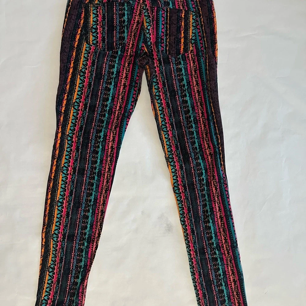 Colorful Striped Leggings - Picture 3 of 5